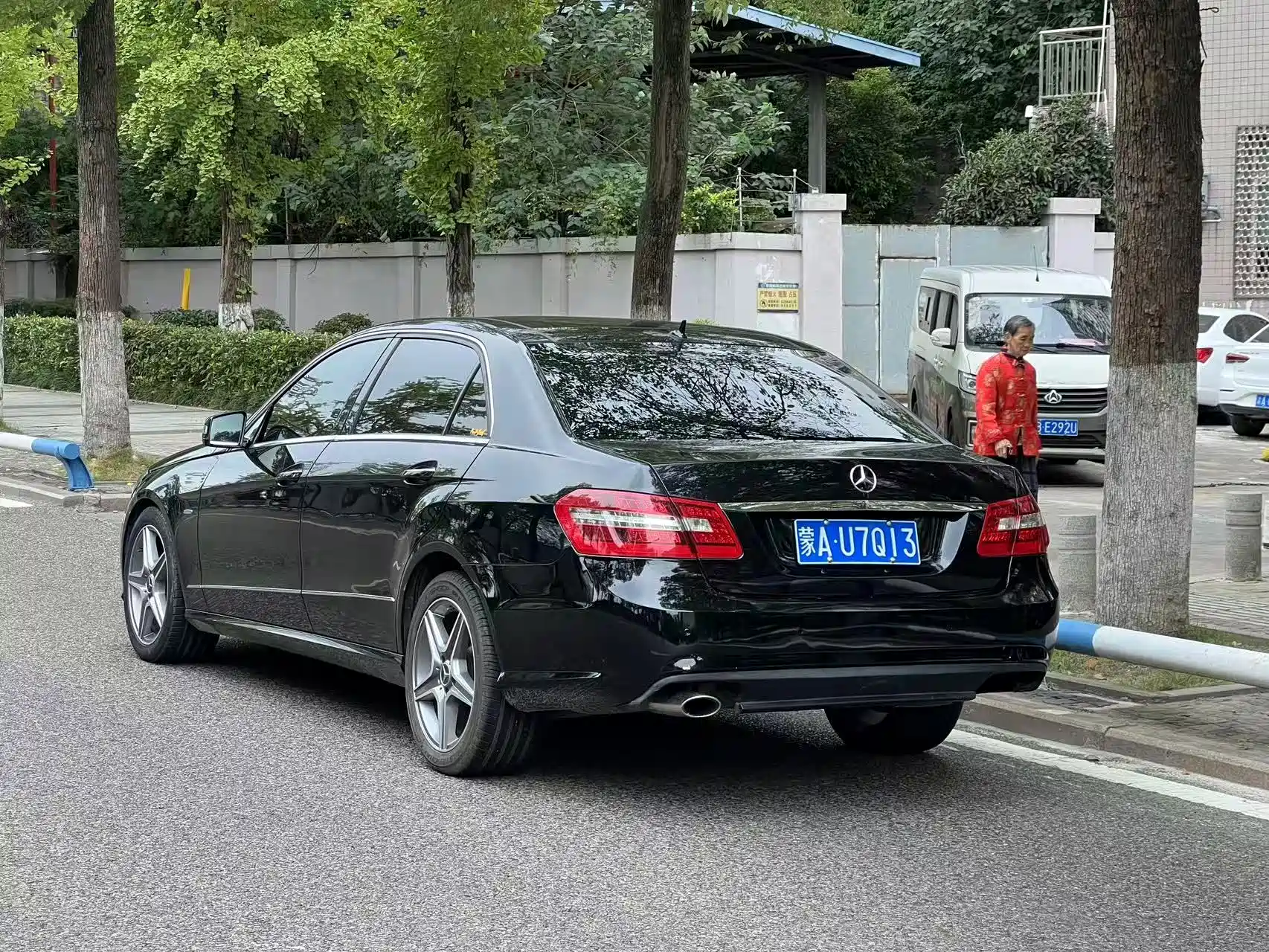 Фото 7 - Mercedes-Benz E-Class