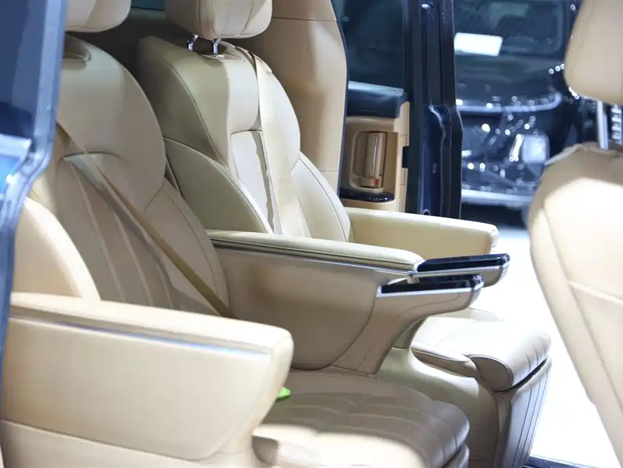 Voyah Auto Voyah Dreamer 2025 Model PHEV 4WD Premium QianKun Edition фото 14