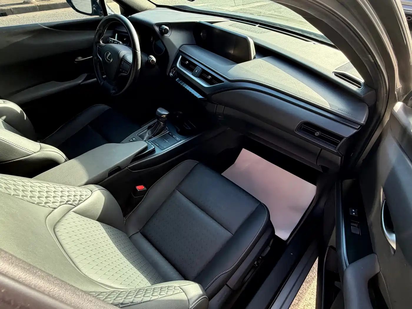 Lexus UX 2019 2019 260h Explorer Fun Edition (China V)