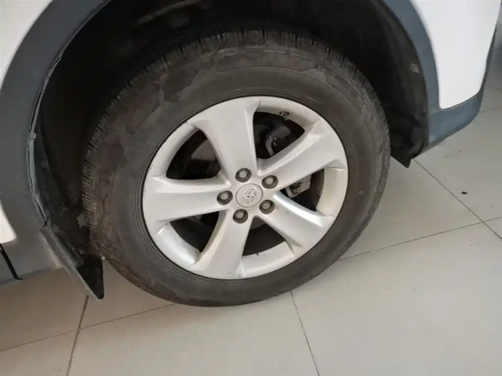 Toyota RAV4 Rongfang 2013 2.5L Auto 4WD Elite фото 14