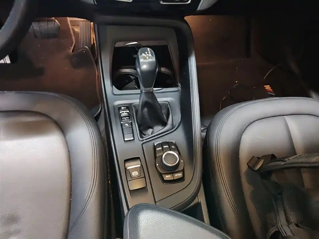 BMW X1 2016 sDrive18Li Premium Model фото 14