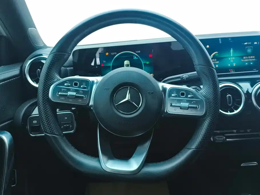 Mercedes-Benz A-Class 2019 A 180 L Sport Sedan фото 15