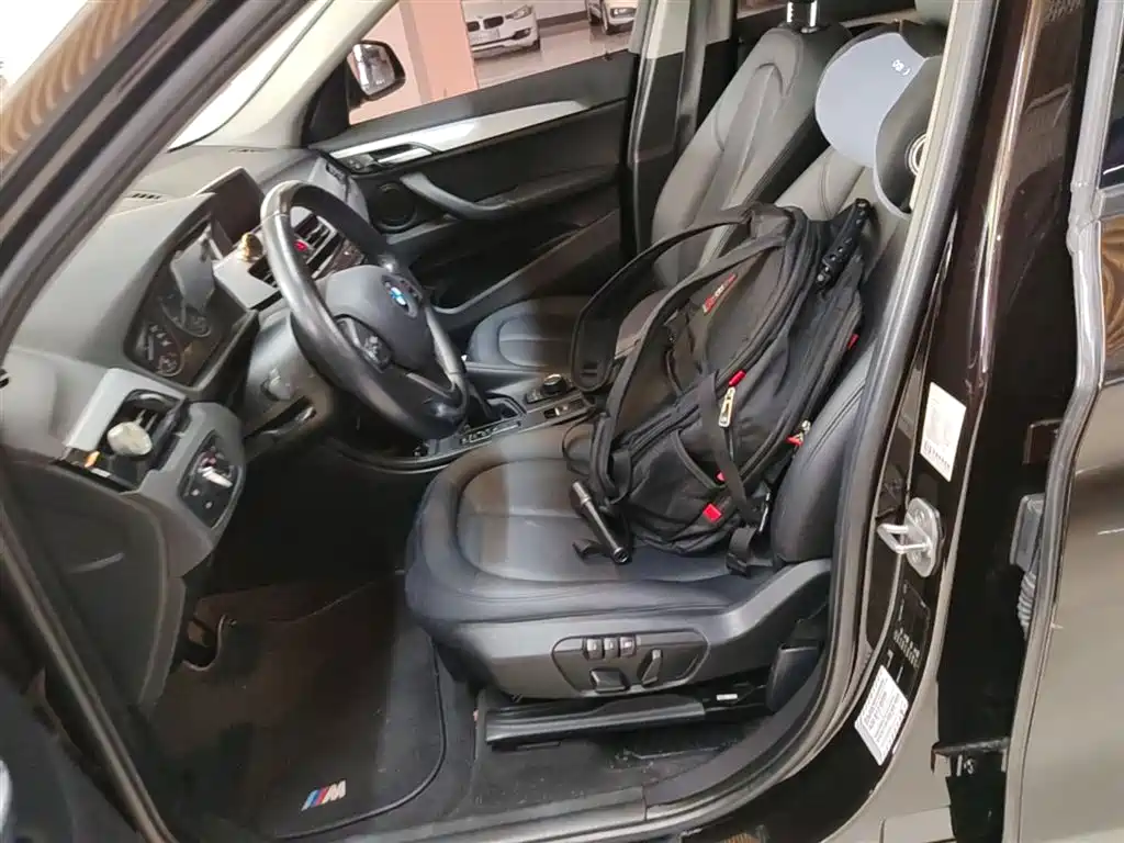 BMW X1 2016 sDrive18Li Premium Model фото 15