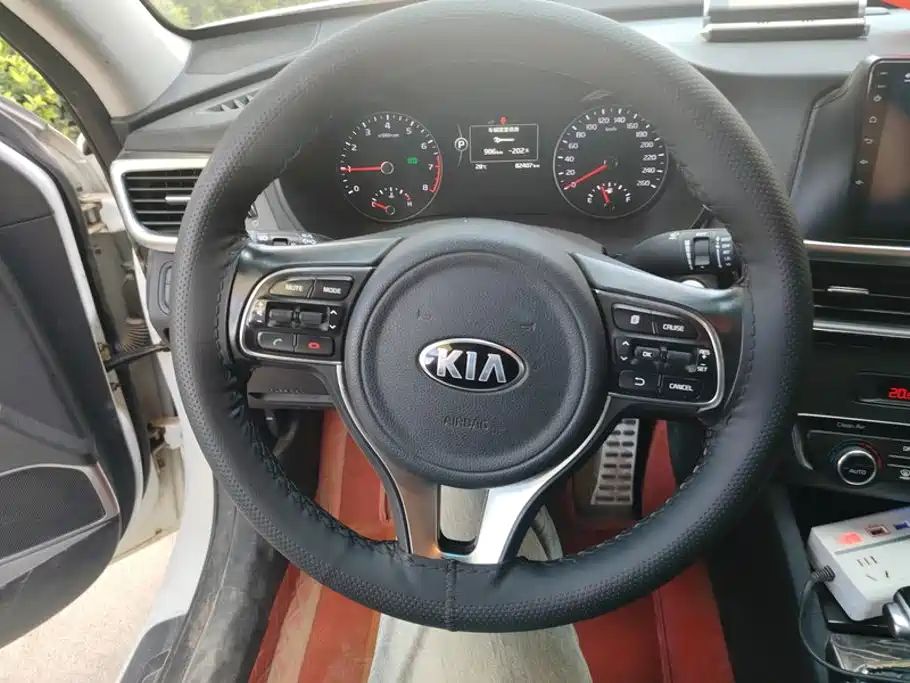 Фото 15 - Kia K5