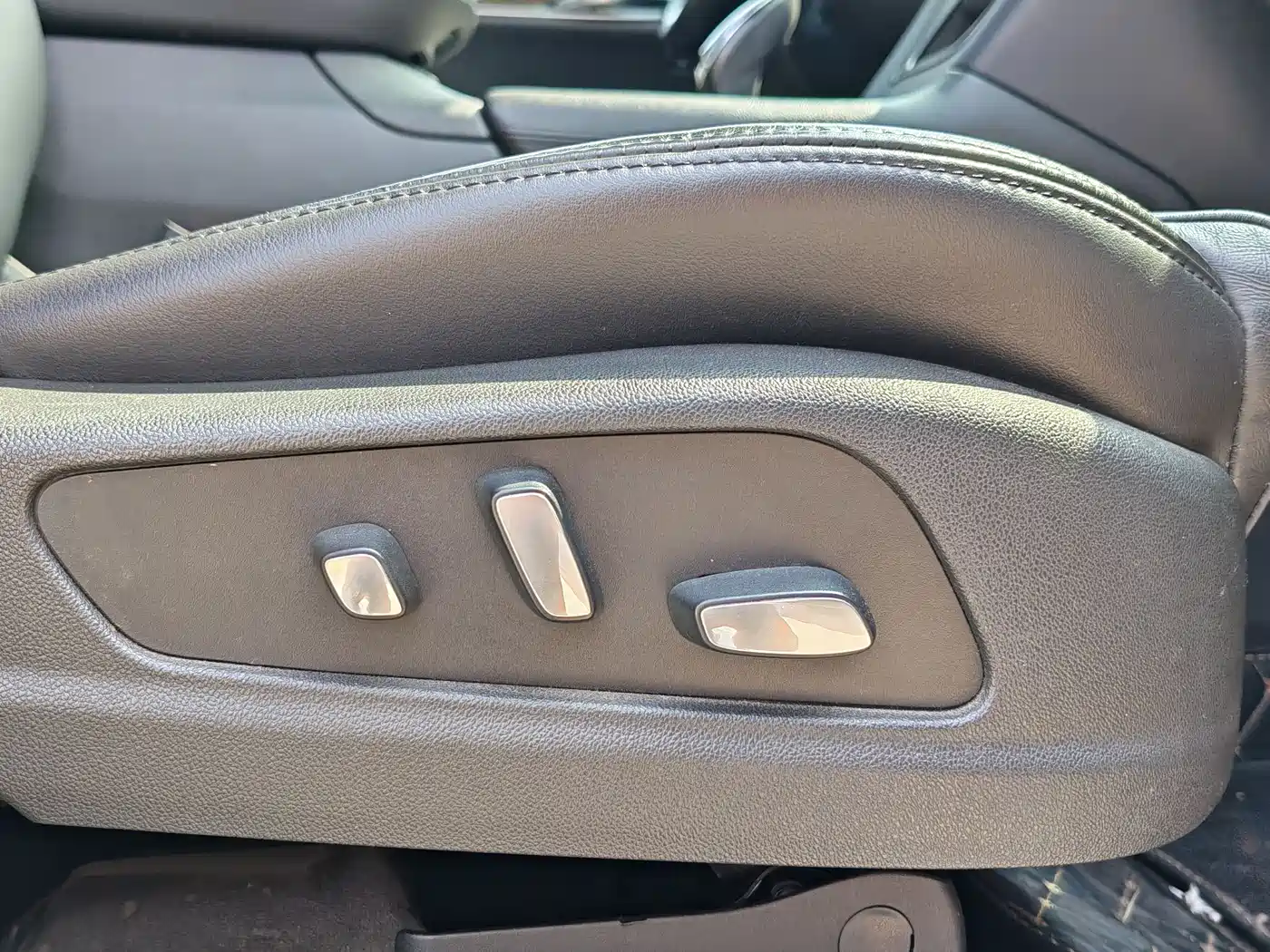Cadillac XT5 2018 28E 4WD Leading фото 32