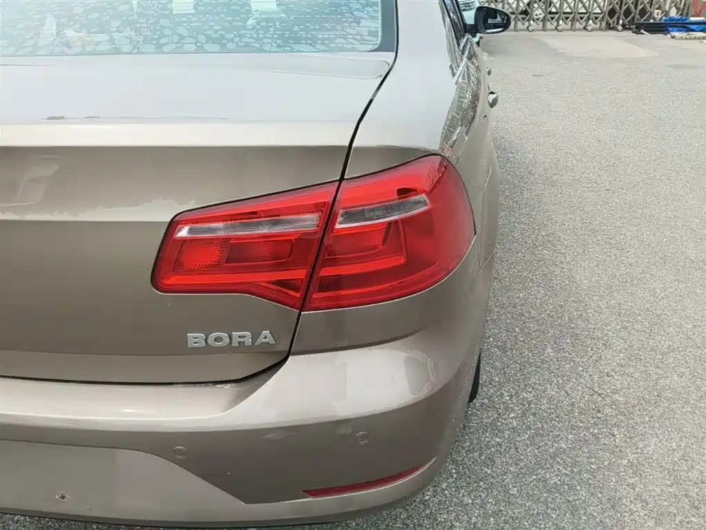 Volkswagen Bora 2014 1.6L Manual Comfort Edition фото 8