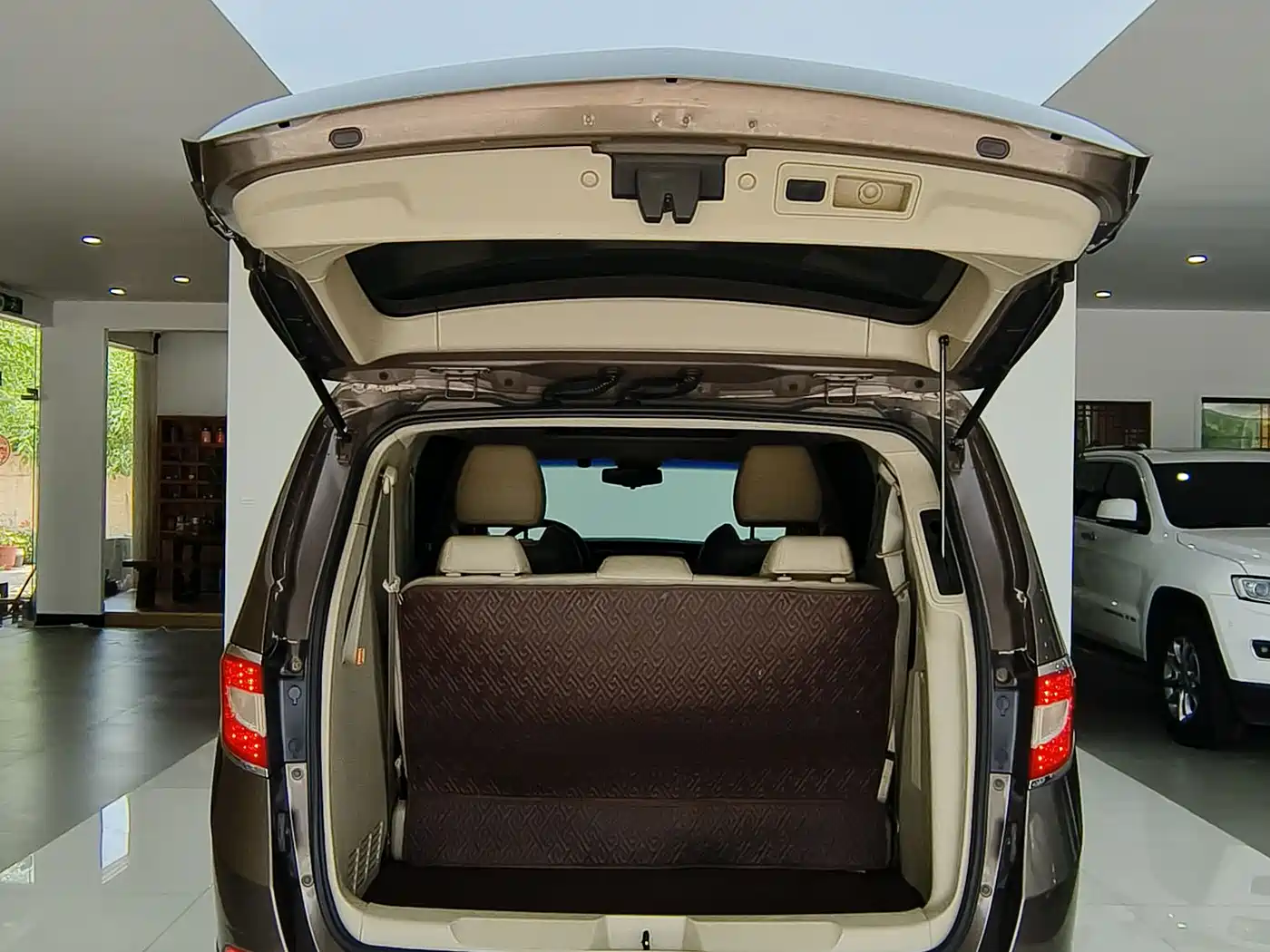 Buick GL8 2011 3.0L XT Luxury Business Flagship фото 24