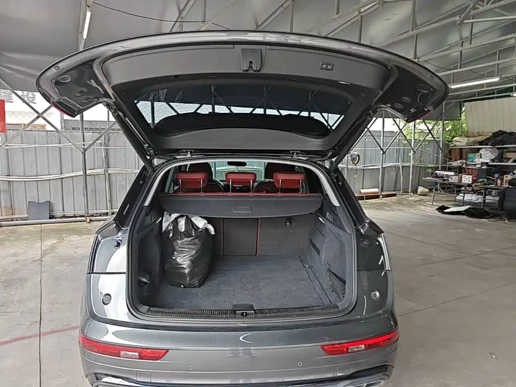 Фото 19 - Audi Q5L
