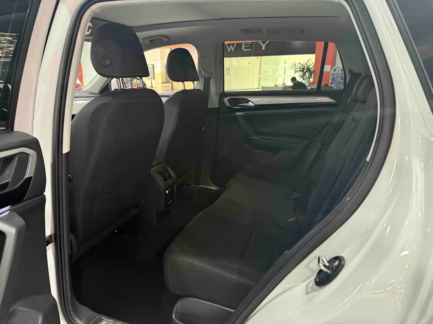 Volkswagen Tayron 2021 330TSI 2WD Luxury Smart Connect Edition фото 16
