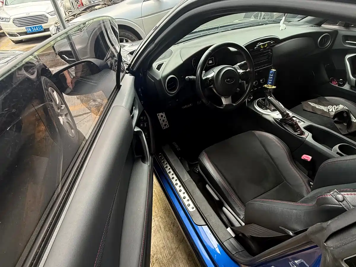 Subaru BRZ 2017 2.0i Automatic type-S Edition фото 4