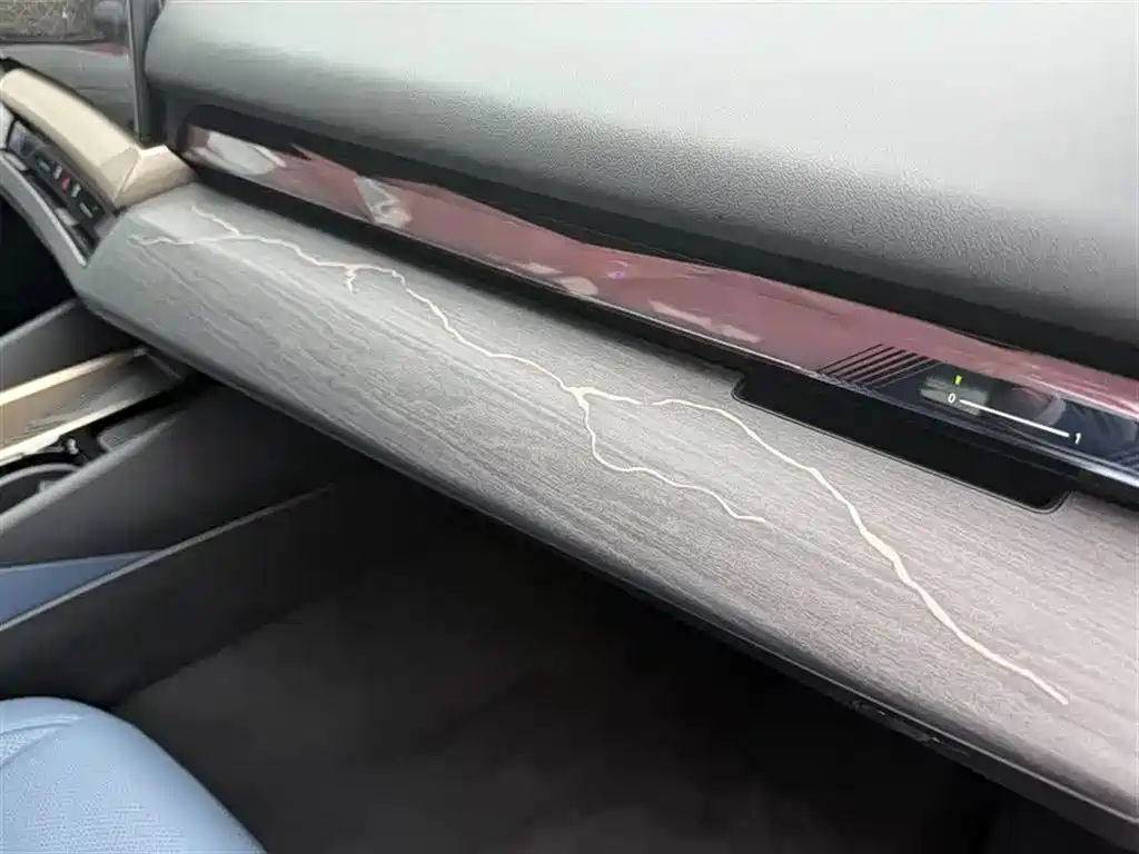 BMW 5 Series 2025 530Li Premium M Sport Package фото 7