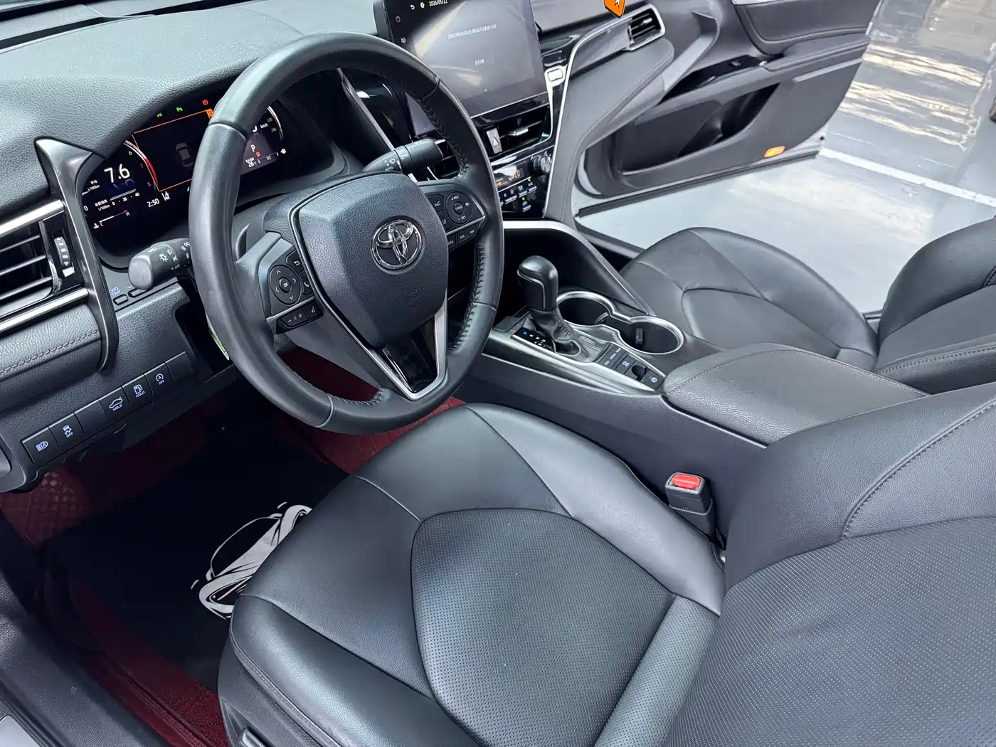 Toyota Camry 2021 2.5G Luxury Edition фото 6