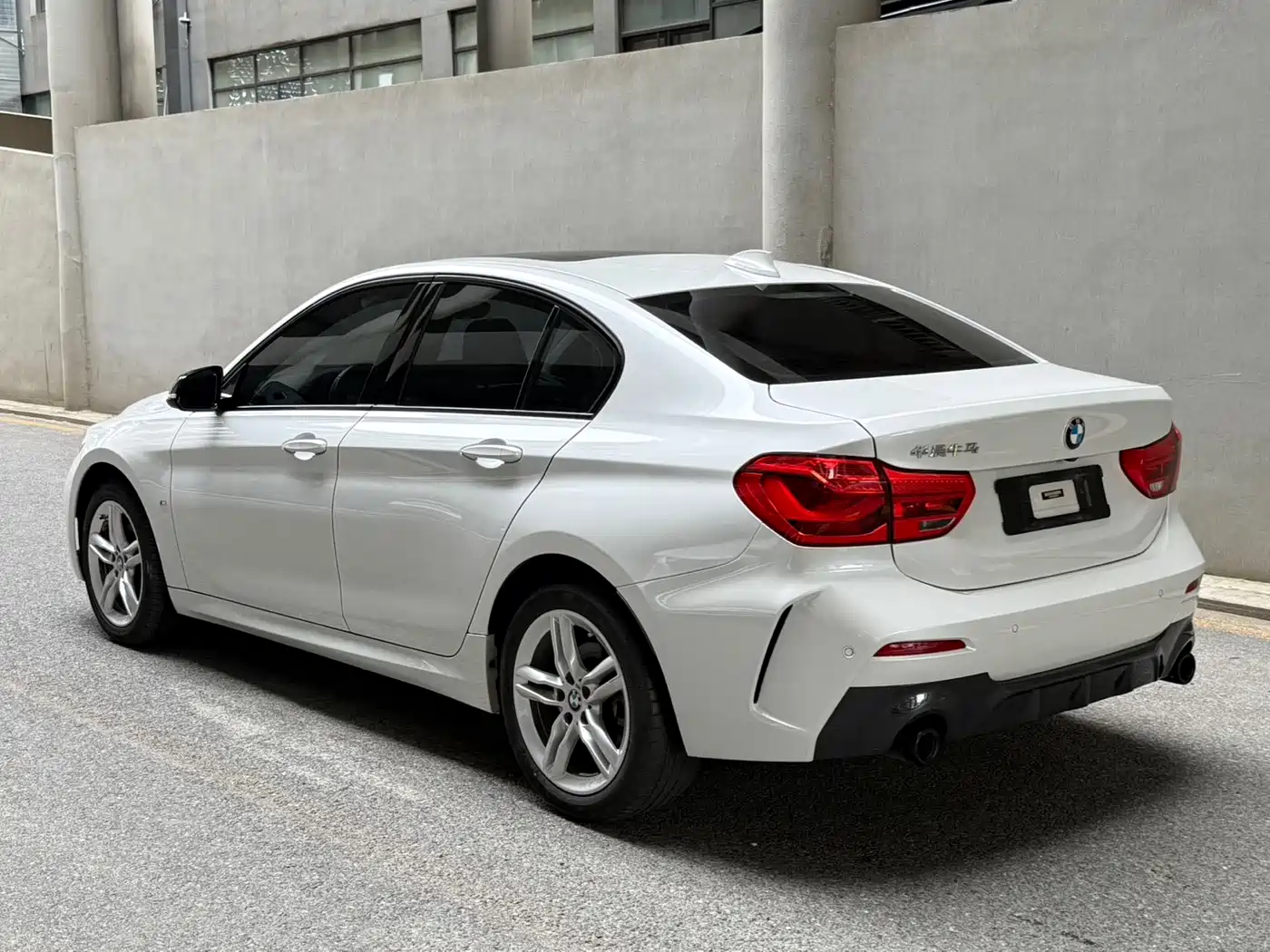BMW 1 Series 2021 Facelift 120i M Sport Shadow Edition фото 6