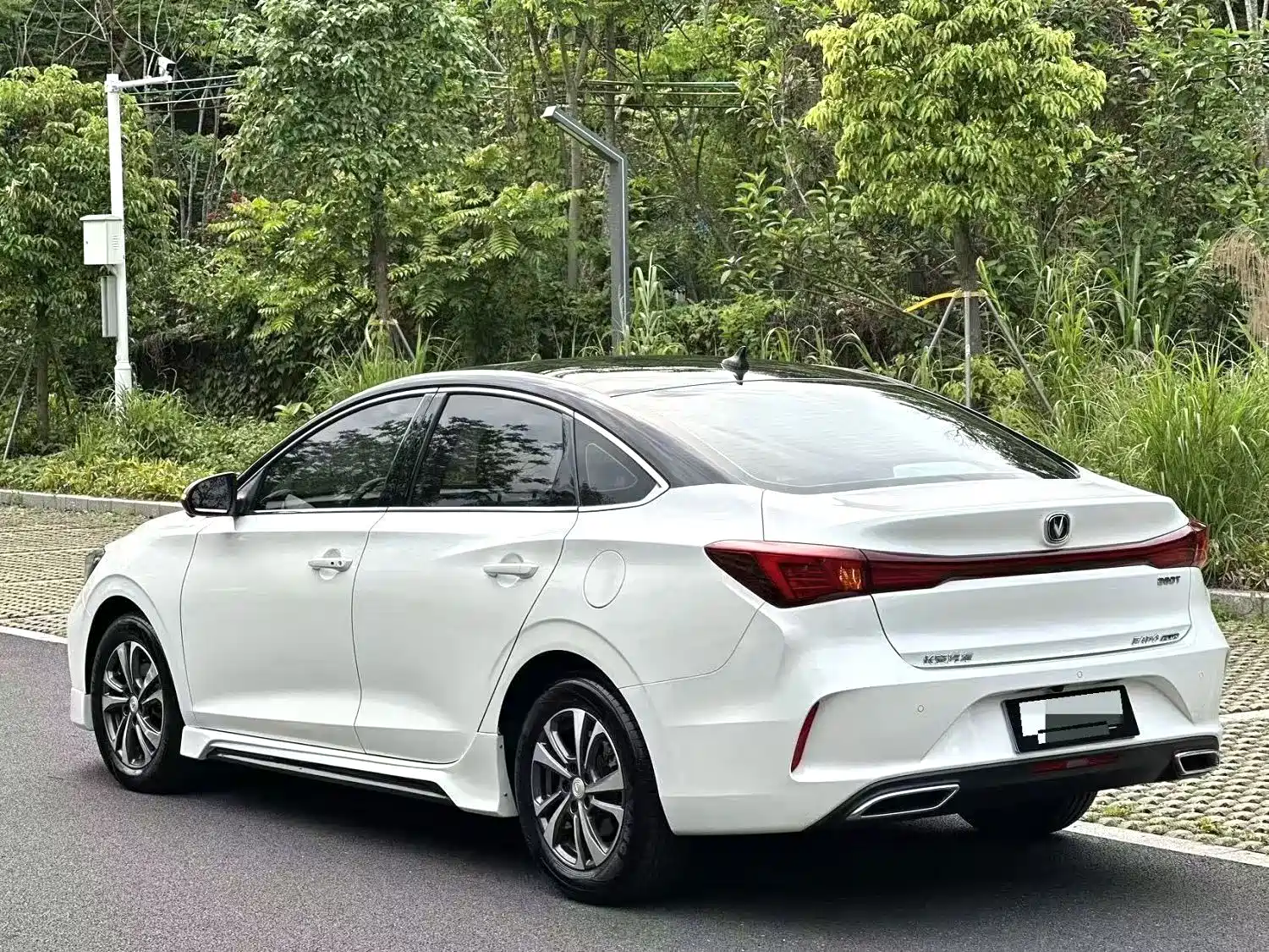 Photo 7 - Changan Eado