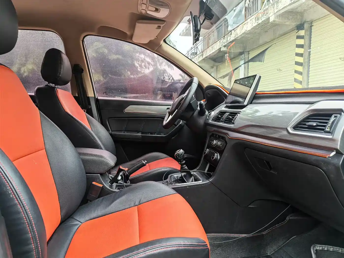 BAIC Weiwang M50F 2017 2017 1.3T Standard