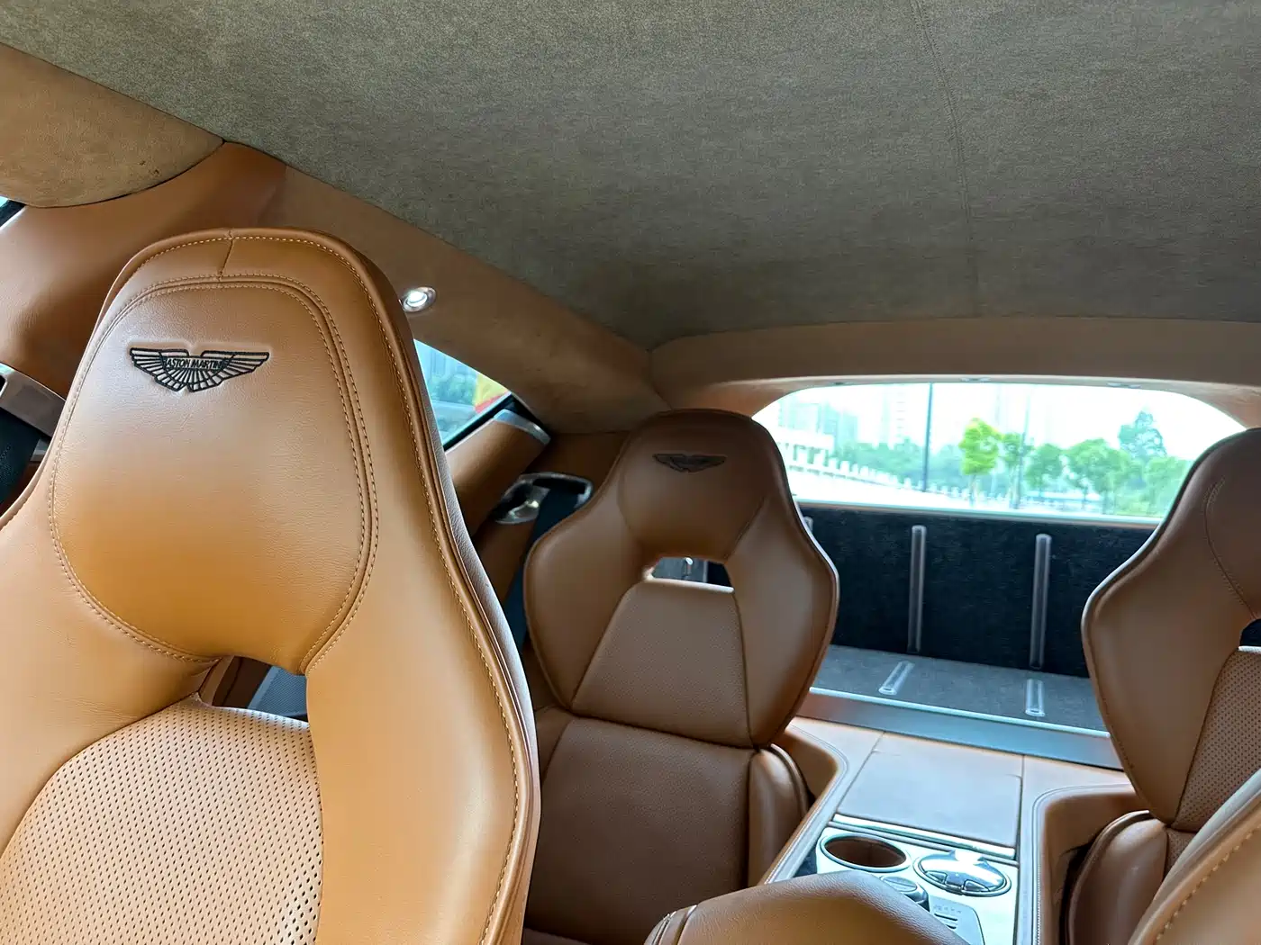 Aston Martin Rapide 2013 6.0L S фото 16