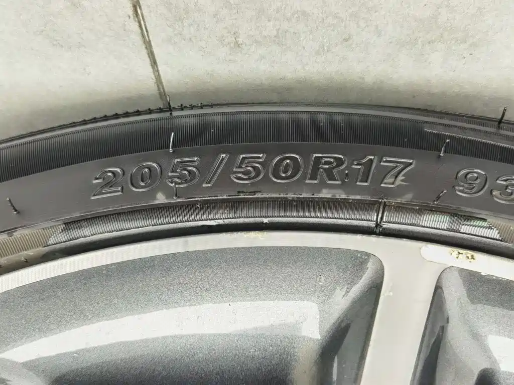 Фото 24 - Roewe i5