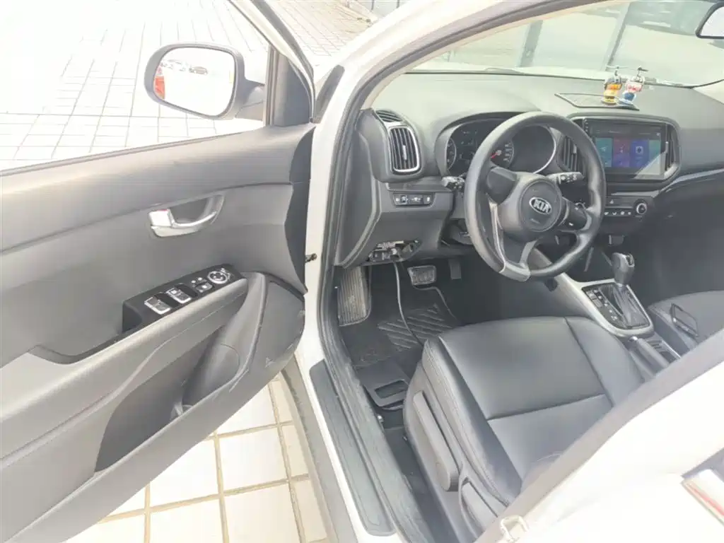 Kia KX3 Smart Run 2015 1.6L Automatic 2WD DLX фото 16