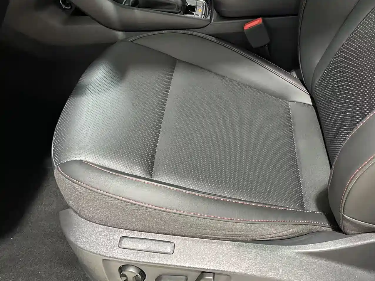 Škoda Karoq 2022 TSI280 Premium Edition фото 16