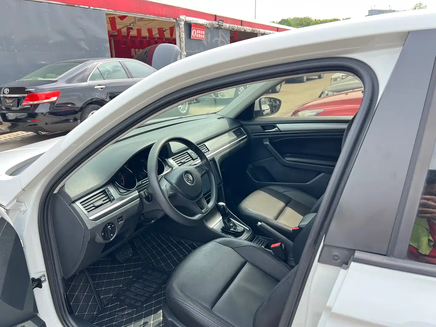 Volkswagen Bora 2017 1.6L Automatic Comfort фото 10