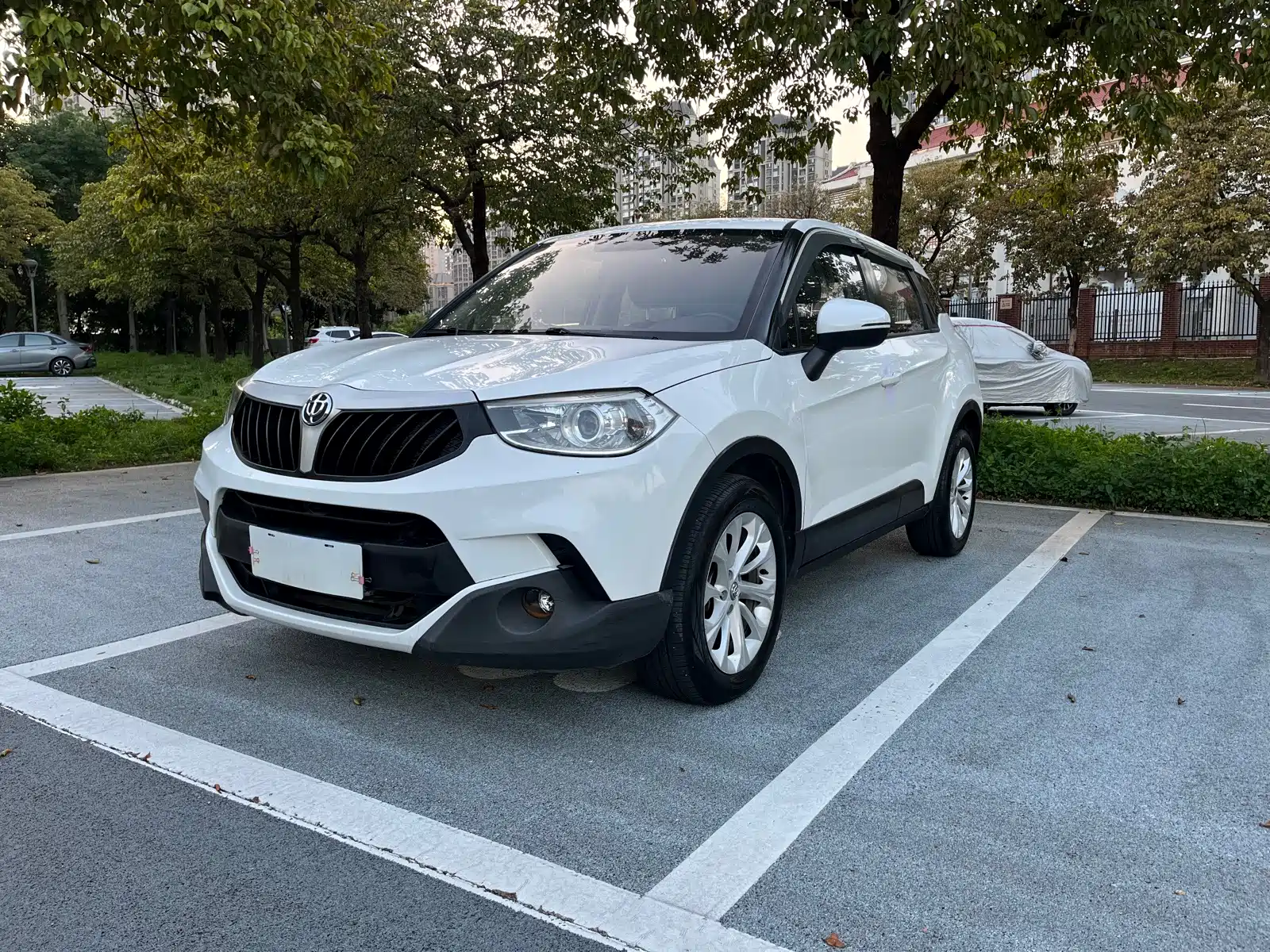 Фото 1 - Zhonghua V3