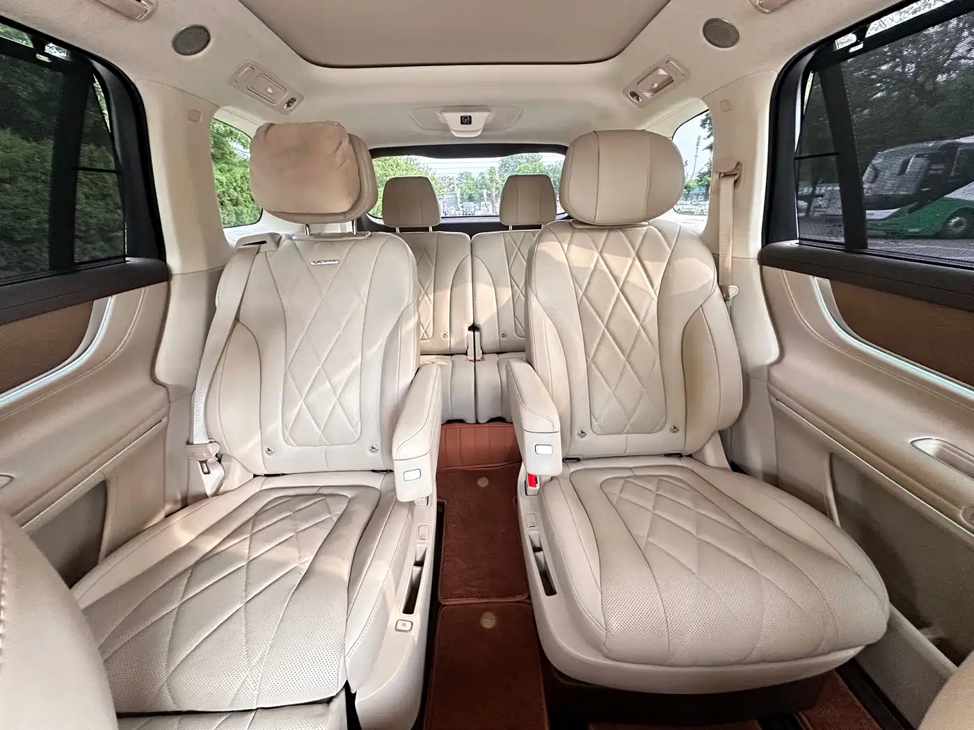 AITO Wenjie AITO M9 2024 Extended Range Ultra 42kWh 6-Seater фото 51