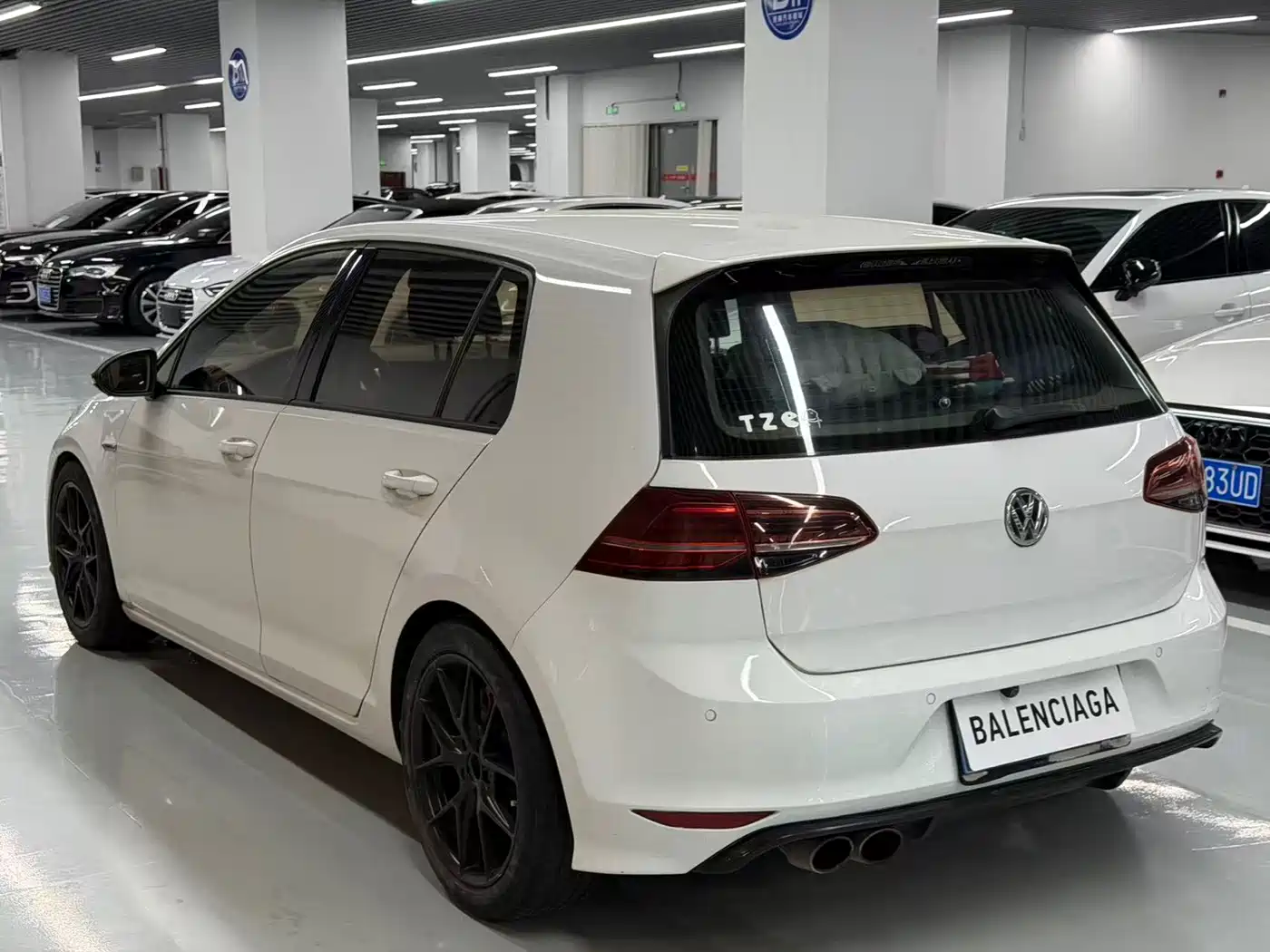 Фото 14 - Volkswagen Golf
