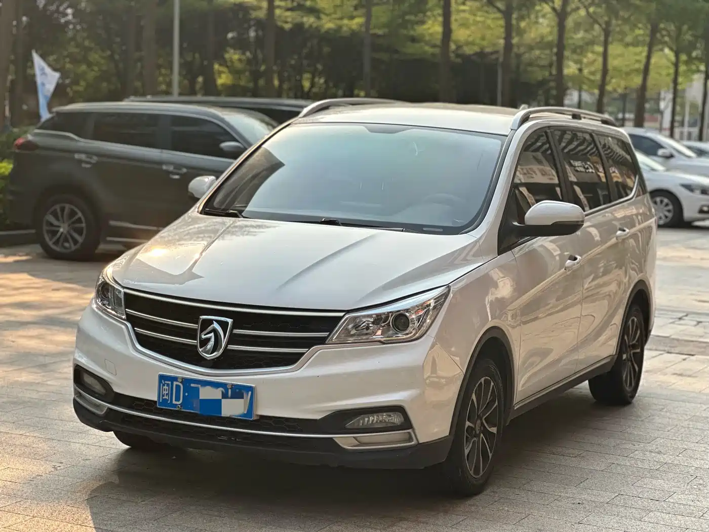 Baojun 730 2021 1.5L Manual Fashion 7-Seater