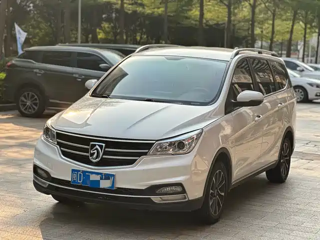 Baojun Baojun 730 2021 1.5L Manual Fashion 7-Seater