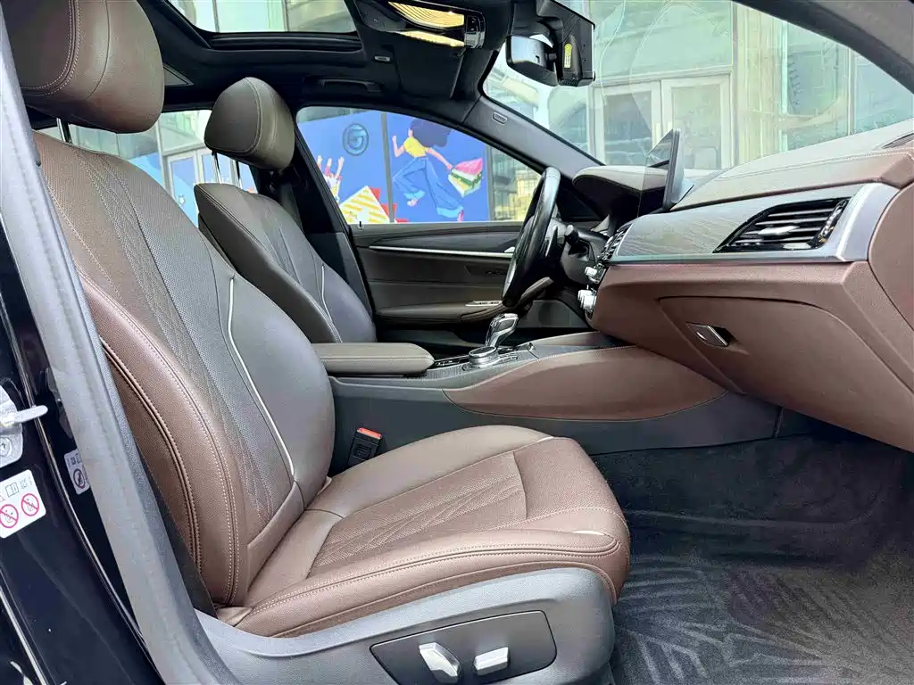 BMW 5 Series 2022 Model Second Facelift 530Li Leading M Sport Package фото 25