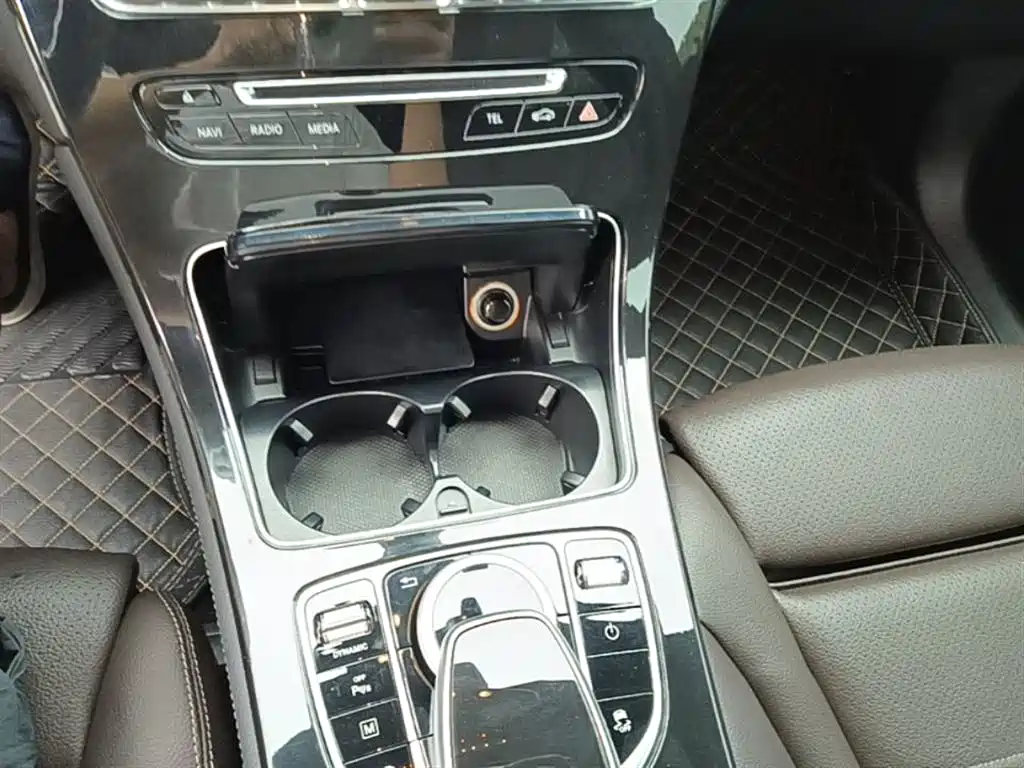 Mercedes-Benz GLC 2018 Facelift GLC 200 4MATIC фото 14