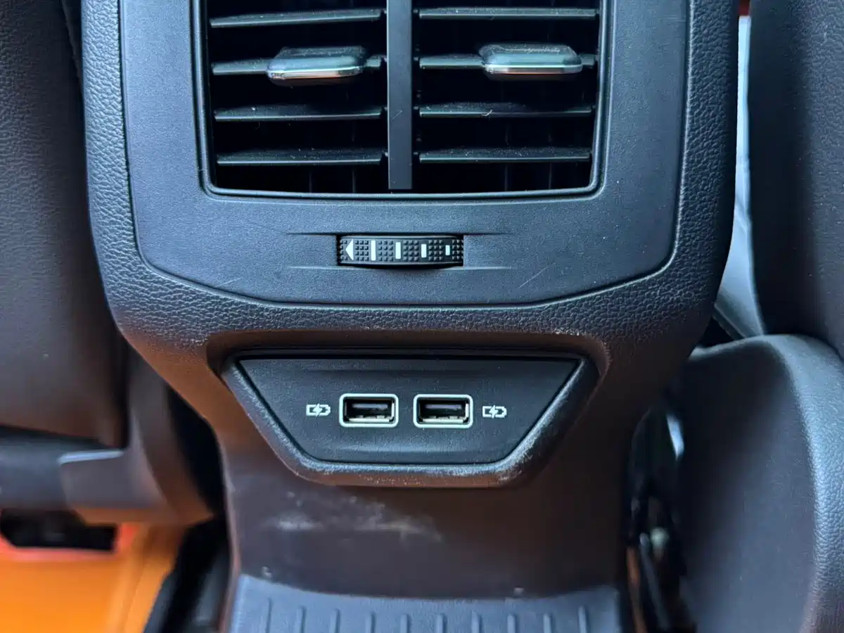 VOLKSWAGEN T ROC EXPLORING SONGS