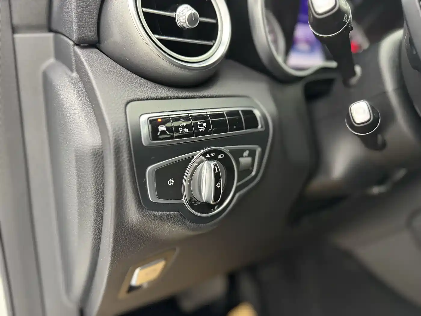 Mercedes-Benz GLC 2016 GLC 260 4MATIC Luxury фото 17