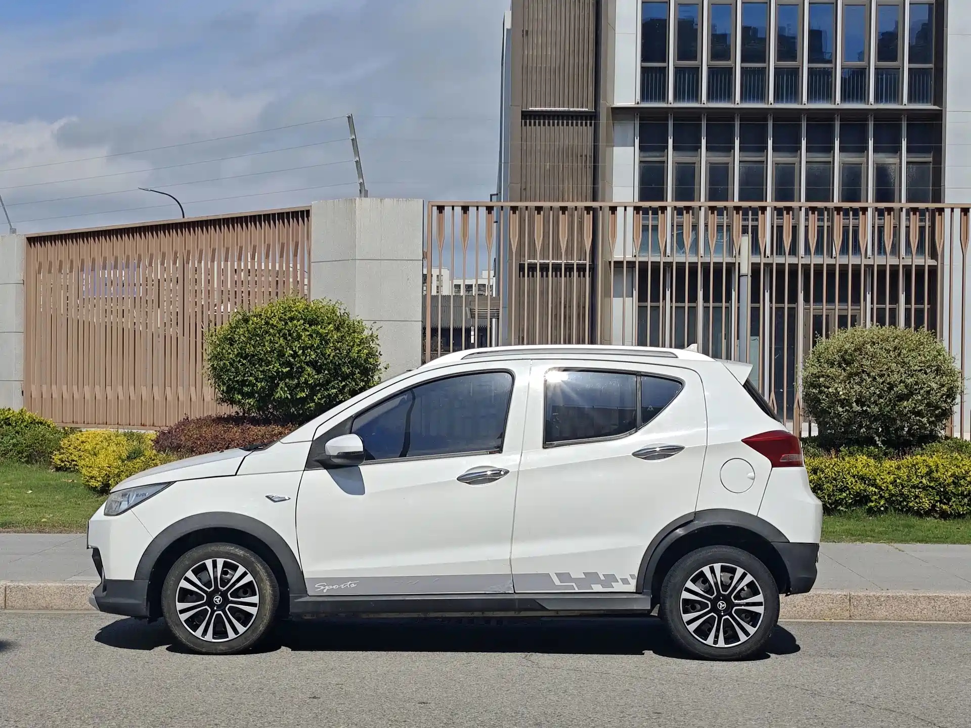 Photo 3 - BAIC New Energy EC