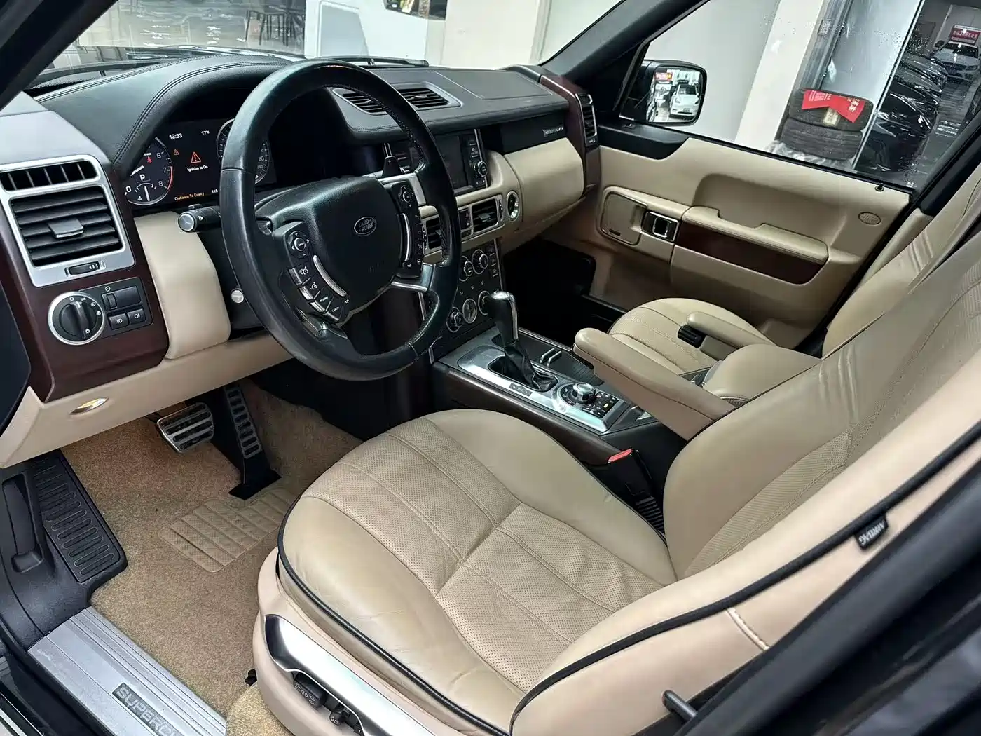 Land Rover Range Rover 2011 5.0 SC V8 фото 4