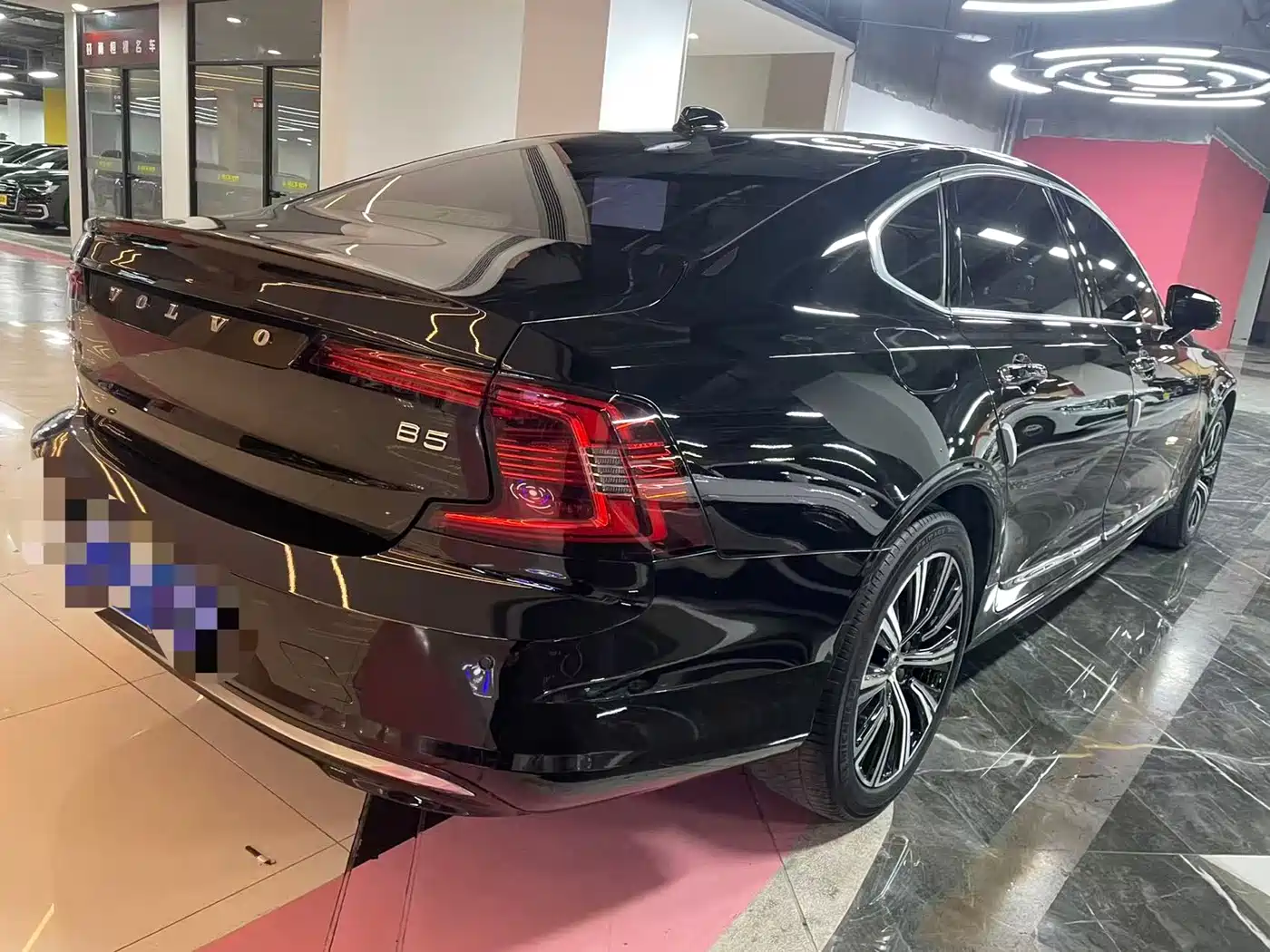 VOLVO S90