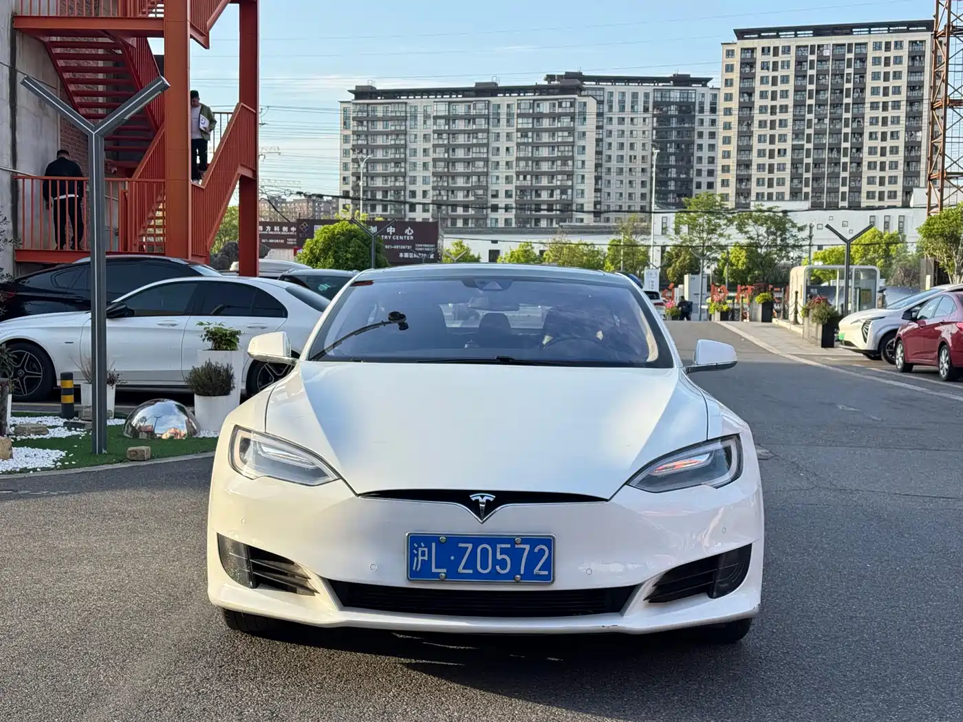 TESLA MODEL S