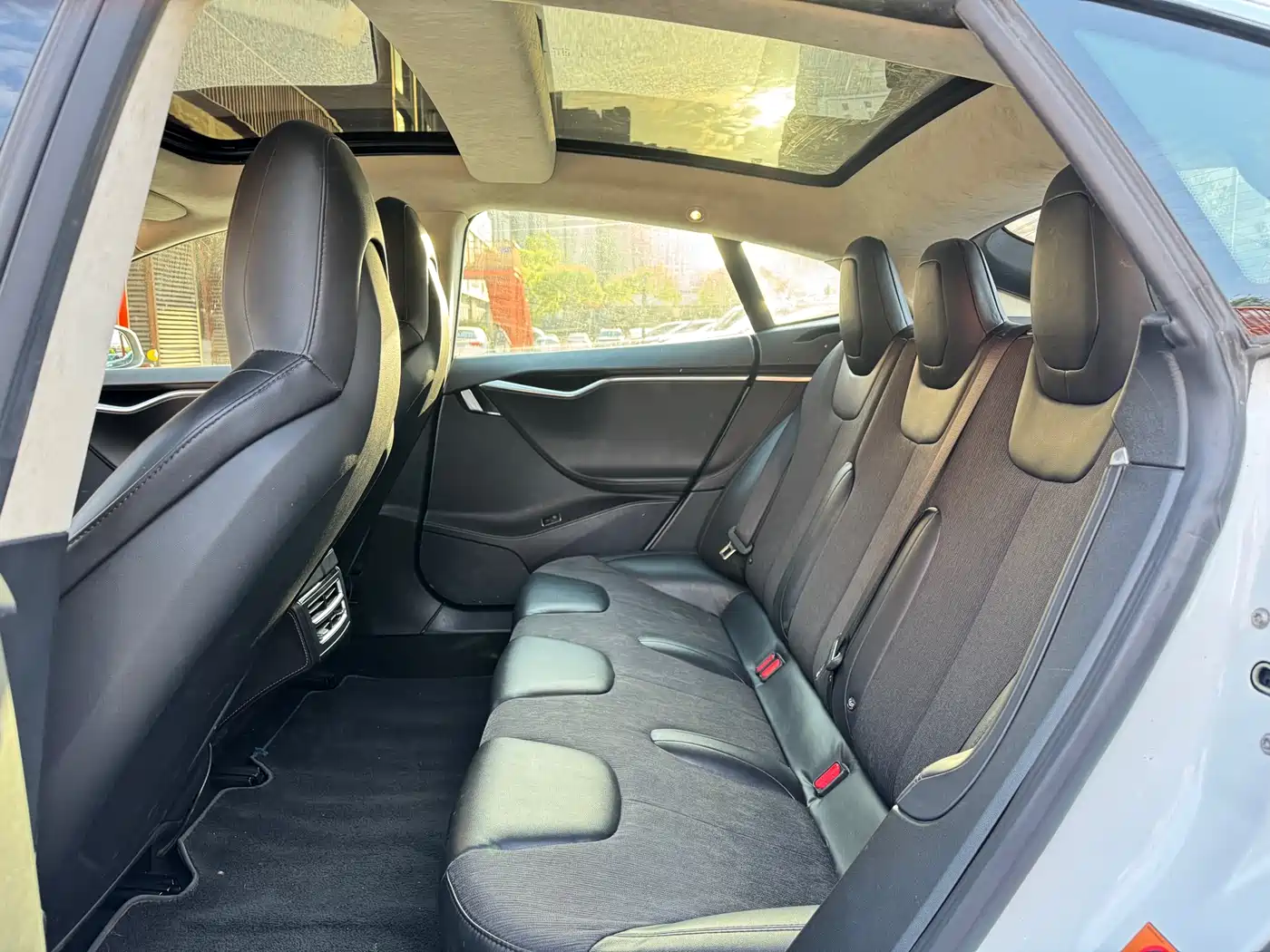 TESLA MODEL S