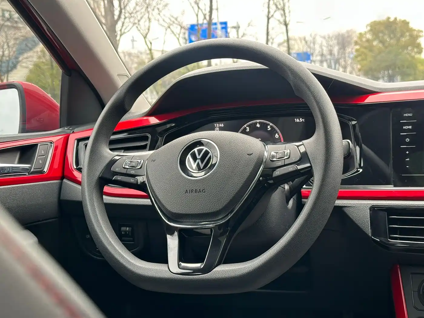 Volkswagen Polo 2023 Plus 1.5L Automatic Colorful Tech Edition фото 11