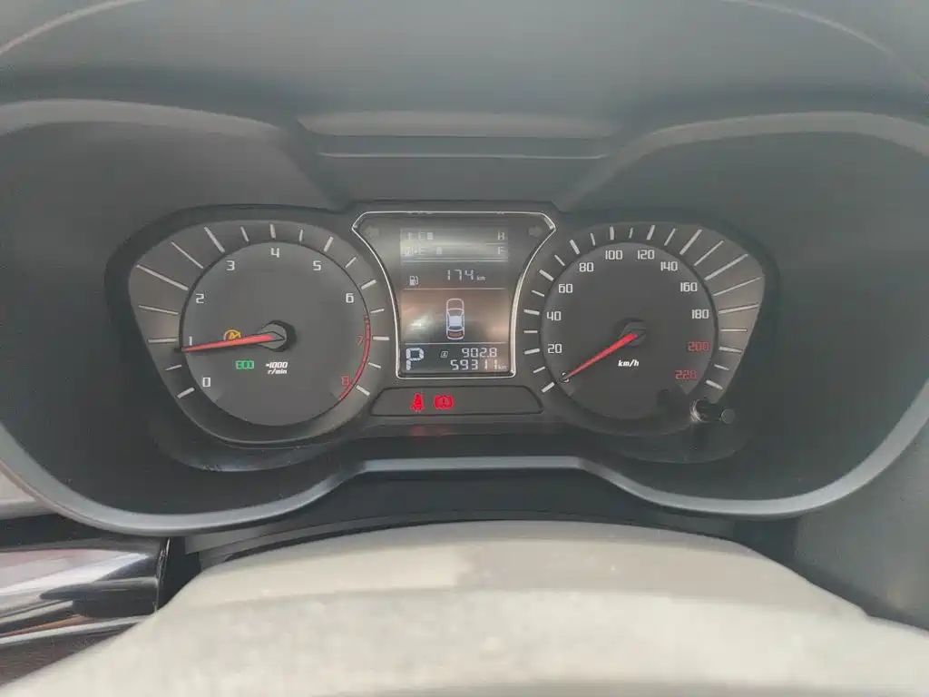 GAC Trumpchi GS4 2015 2015 200T G-DCT Comfort Edition