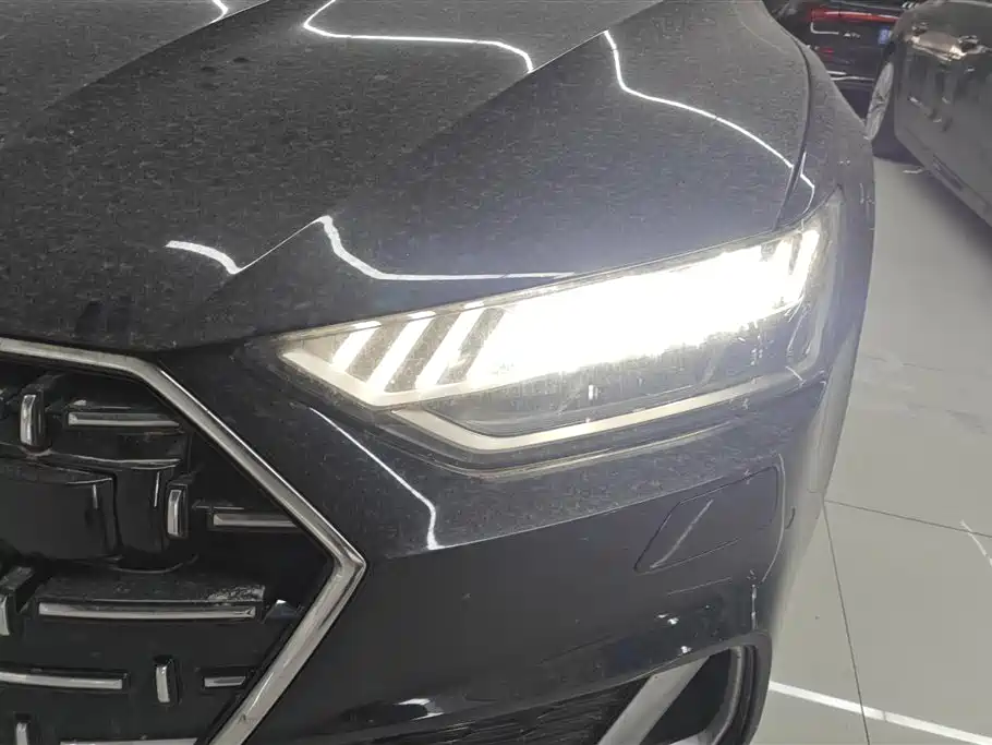AUDI A7L