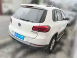 Photo 2 - Volkswagen Tiguan