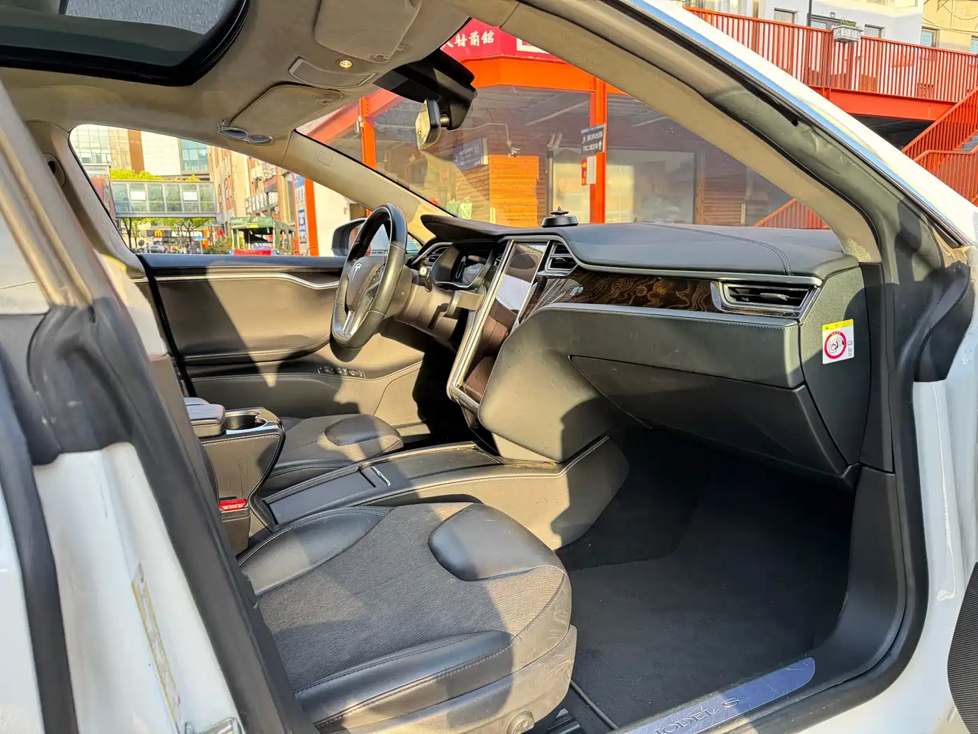 TESLA MODEL S