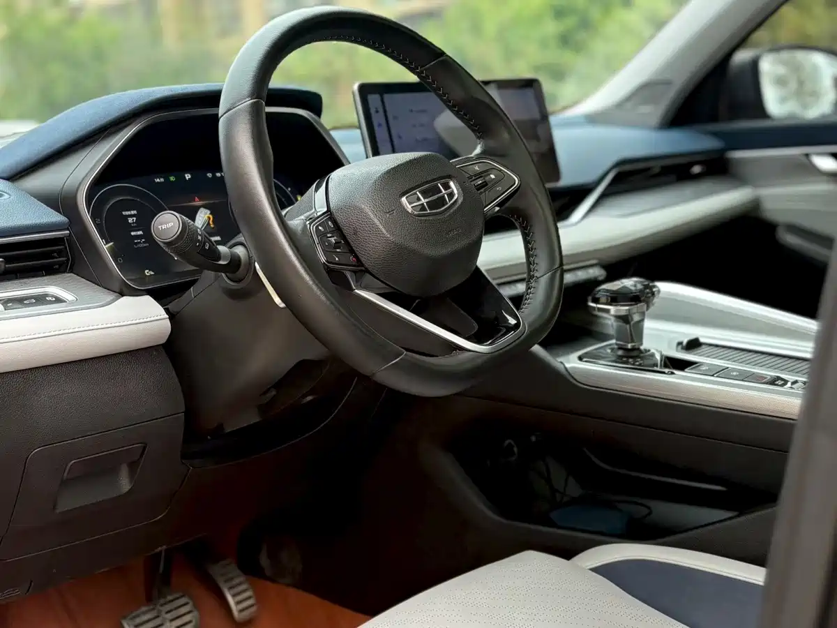 Фото 4 - Geely Preface