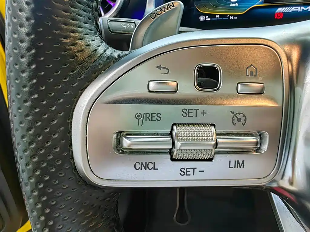 Mercedes-Benz A-Class AMG (Import) 2020 AMG A 35 4MATIC фото 11