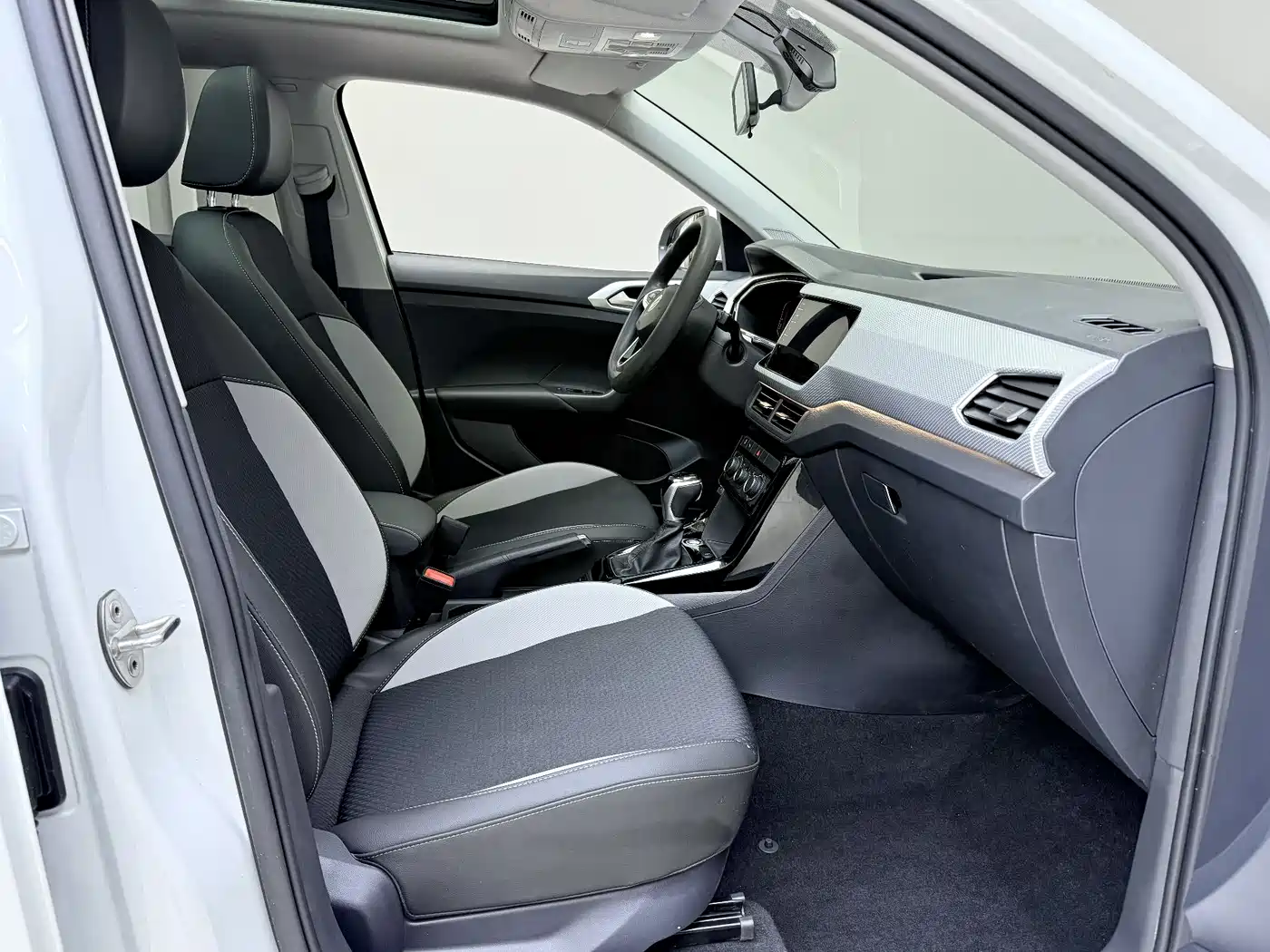 VOLKSWAGEN EXPLORING THE SHADOW