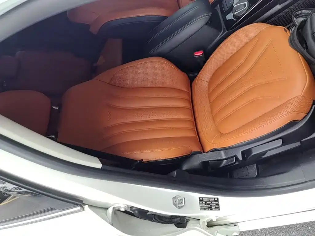 Фото 25 - Ford Escape