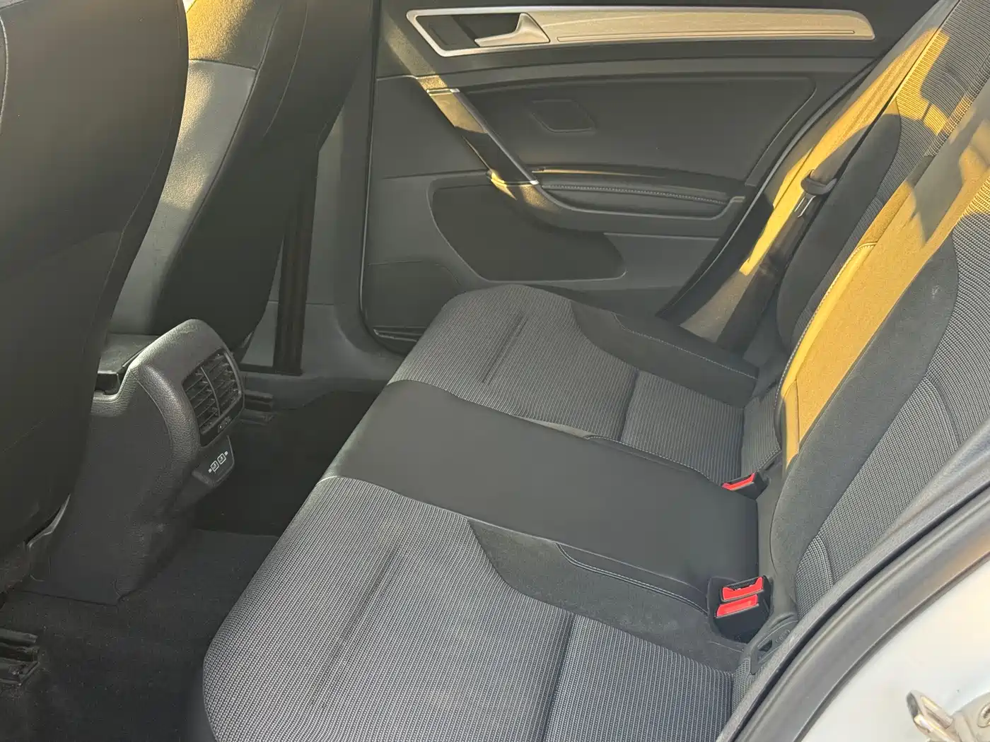 VOLKSWAGEN GOLF*PURE ELECTRICITY