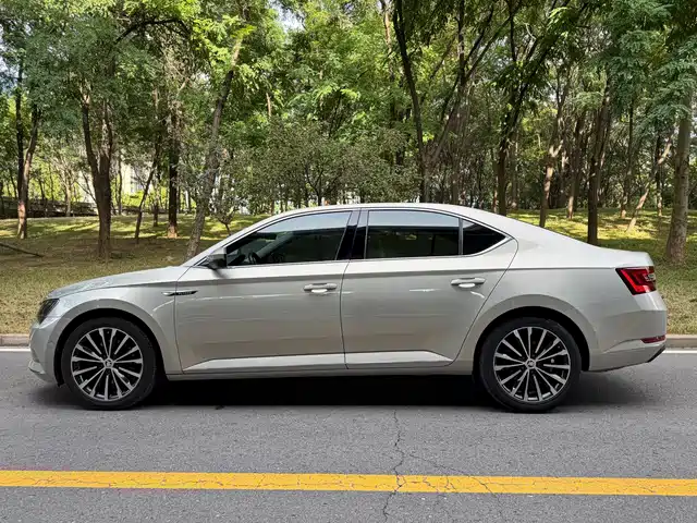 Škoda Superb 2016 TSI380 DSG Executive Edition — фото 3