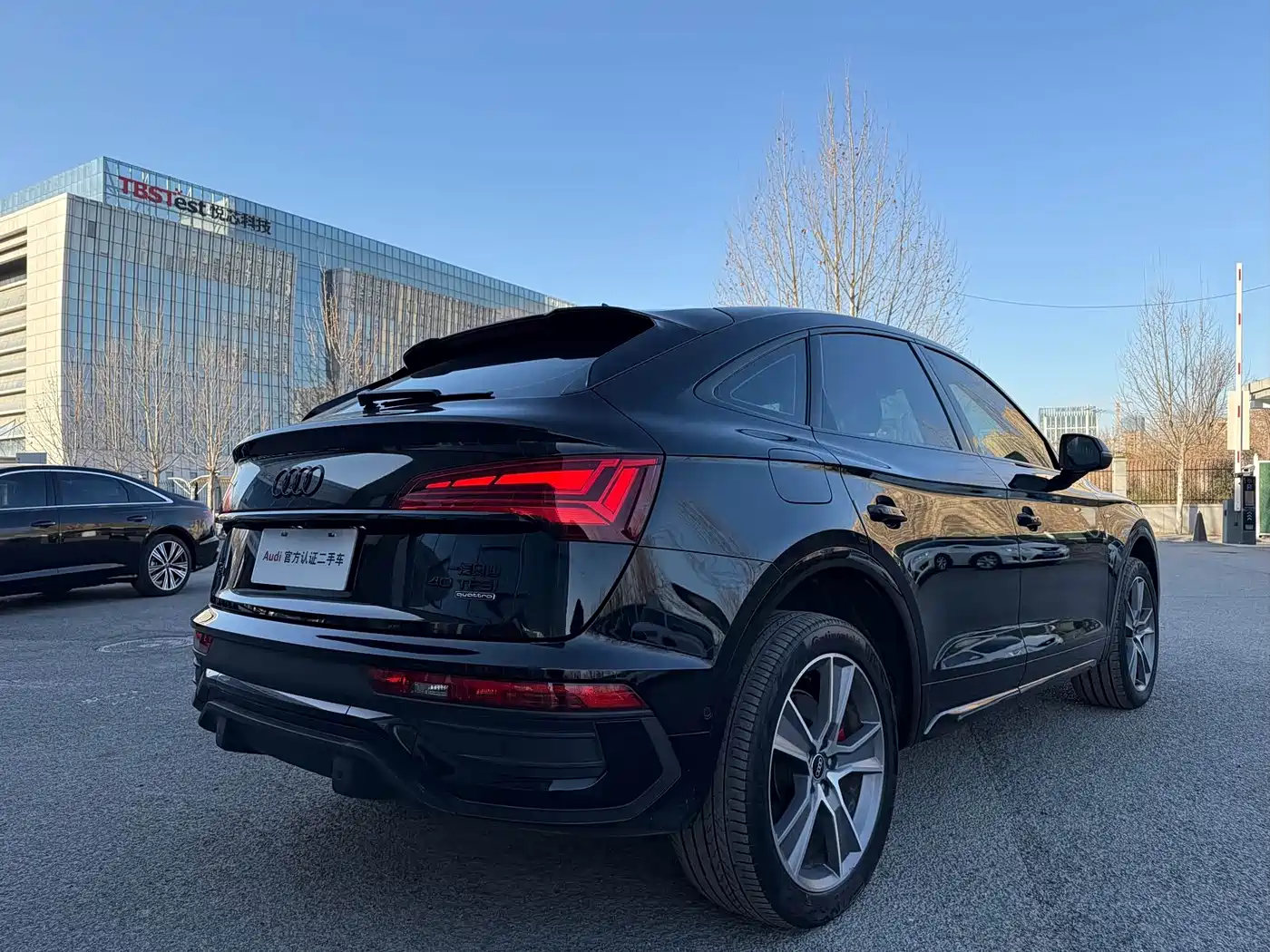 Audi Q5L Sportback 2023 40 TFSI Luxury Style фото 12